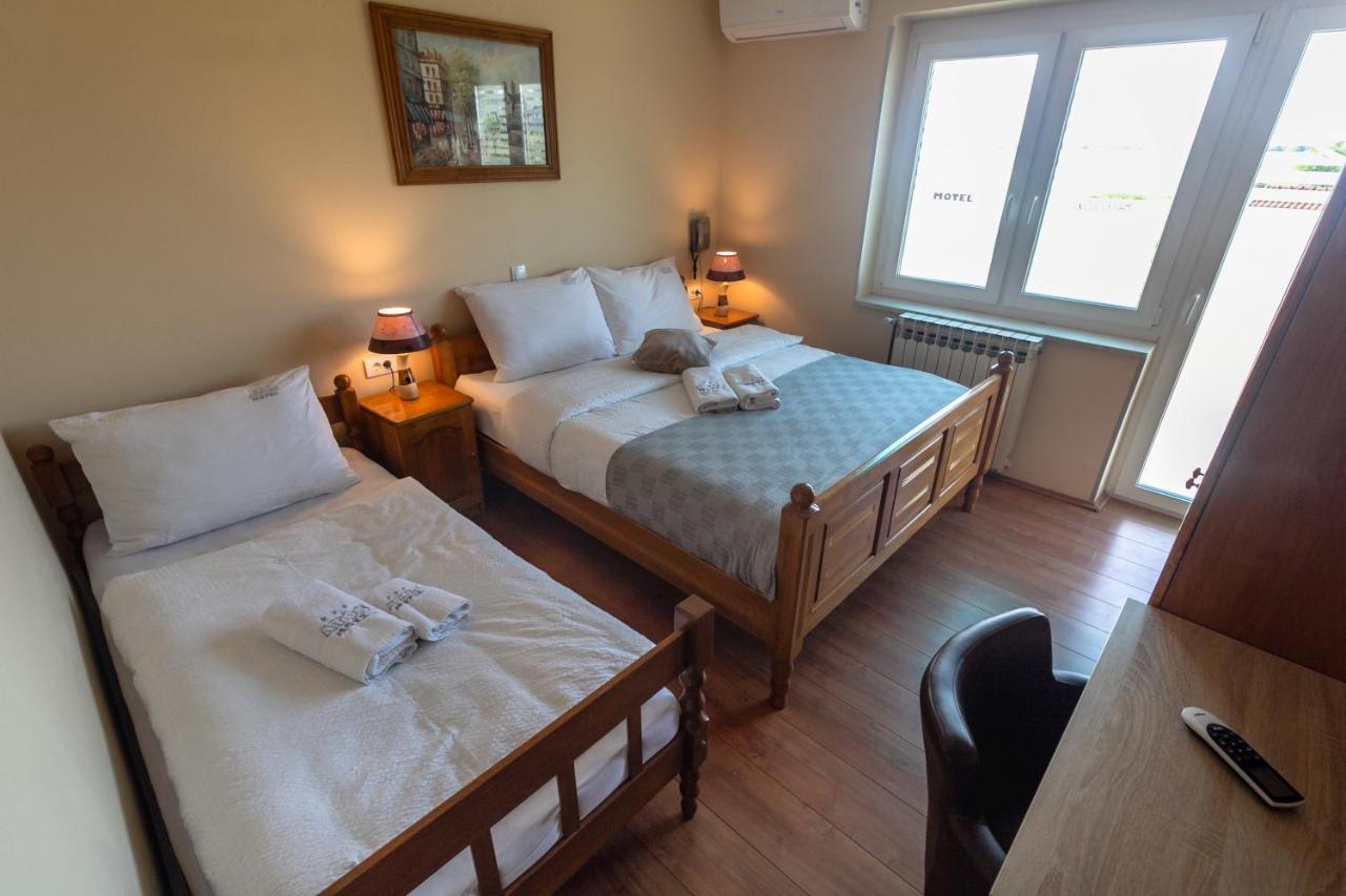 Motel Atos Laktaši Zewnętrze zdjęcie